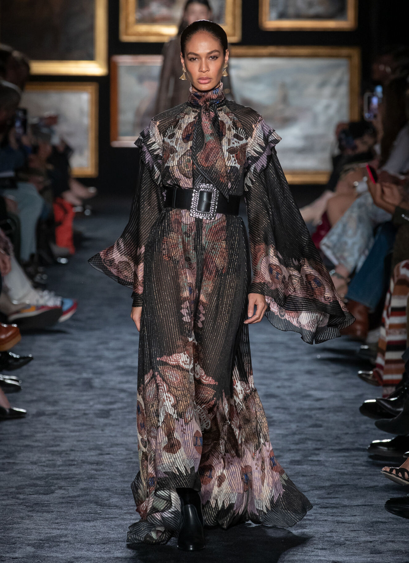 Women's Fashion Show Fall-Winter collection 2020/21 | ETRO