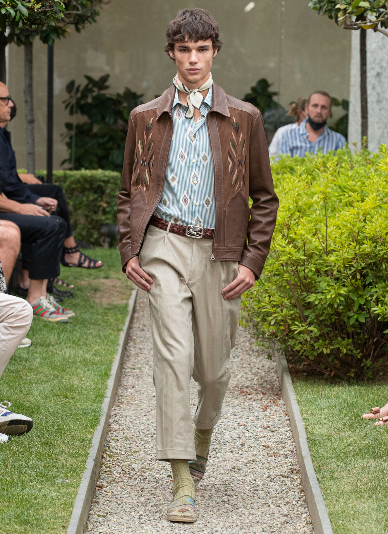 Women S Men S Spring Summer 21 Collection Fashion Show Etro